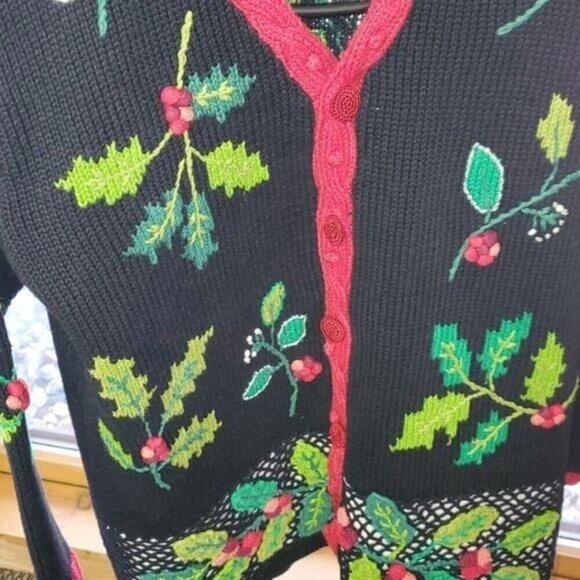 Storybook Knits Vintage Embroidered Hand Knitted Holiday Holly Sz. M Cardigan - Picture 4 of 7